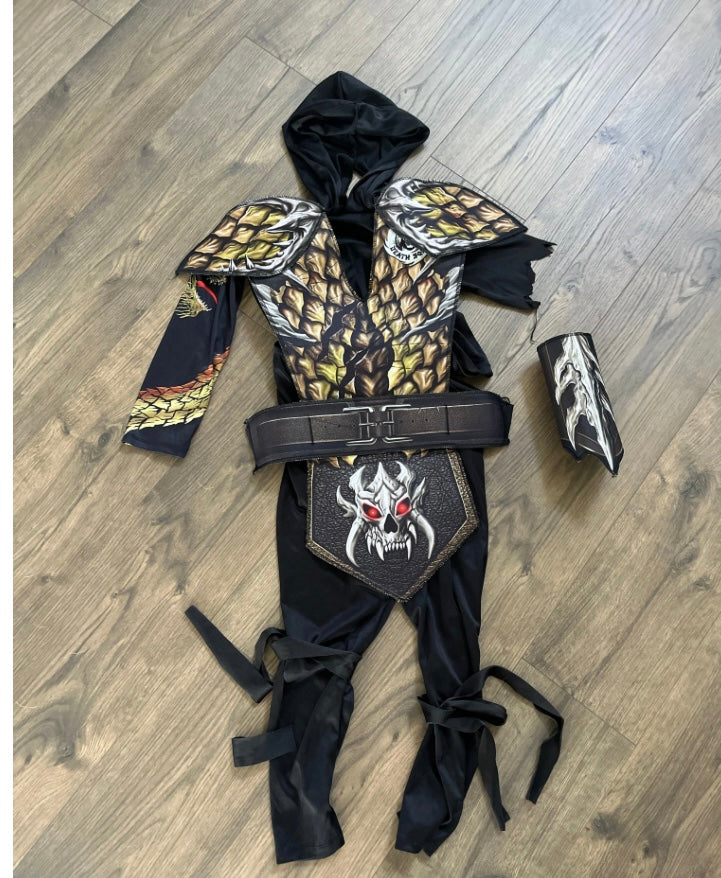 135 Ninja costume, includes everything pictured, EUC, size Youth medium