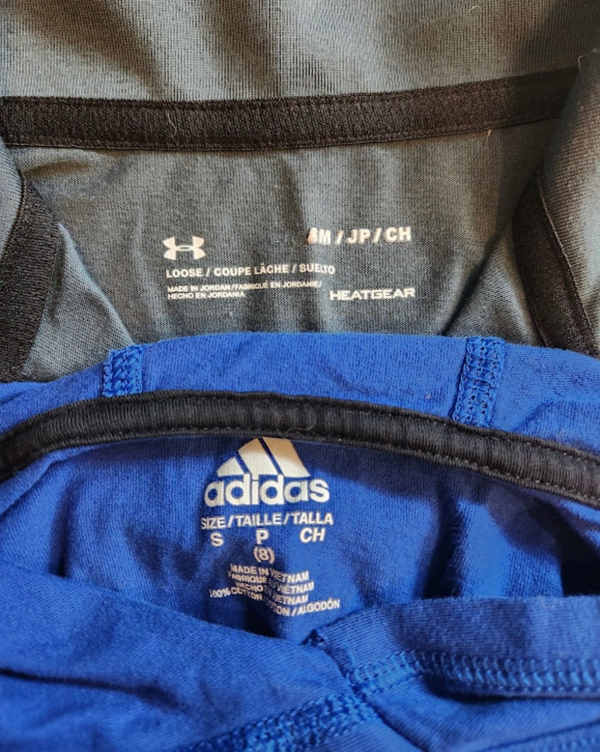 Seller #121 Boys long sleeve shirts (2) size small 6