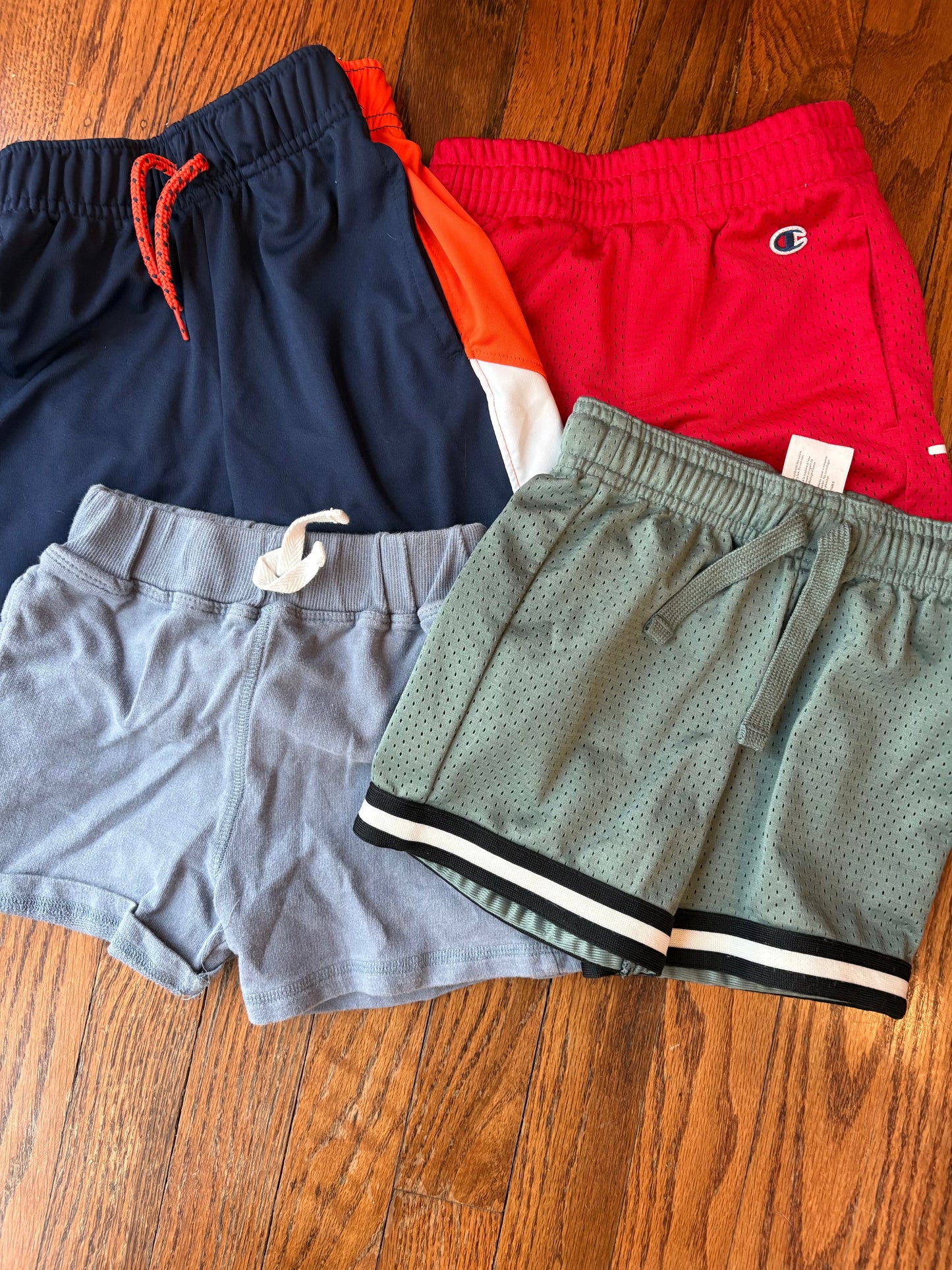 #35 reduced Boys Shorts 4T