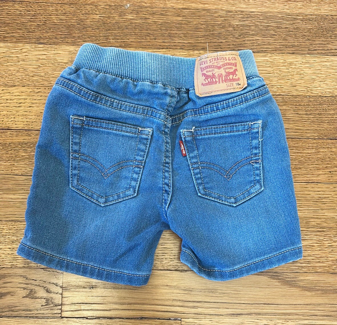 #4 Levi’s Boys 18 M Jean Shorts