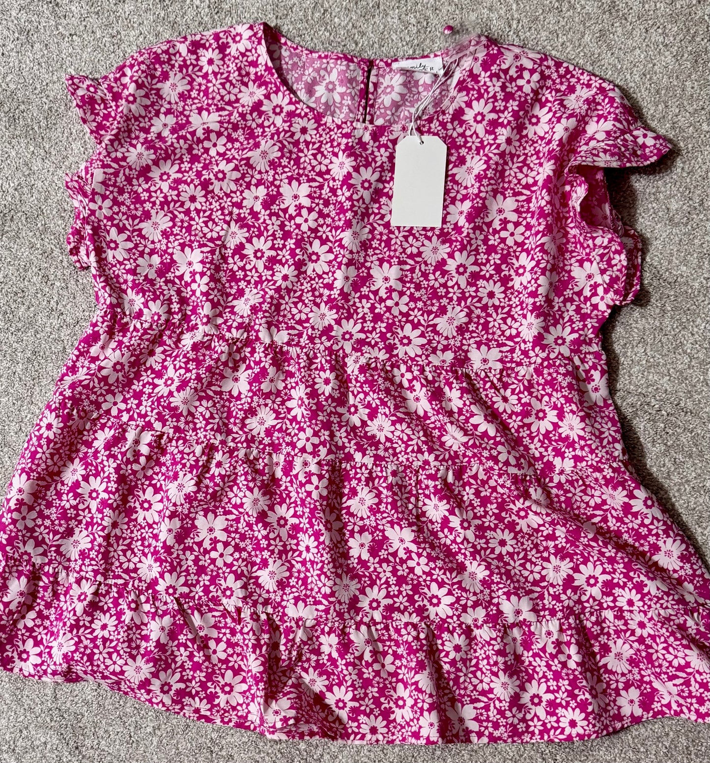 #133 NWT Emily Wonder White Pink Womens Top Sz Large