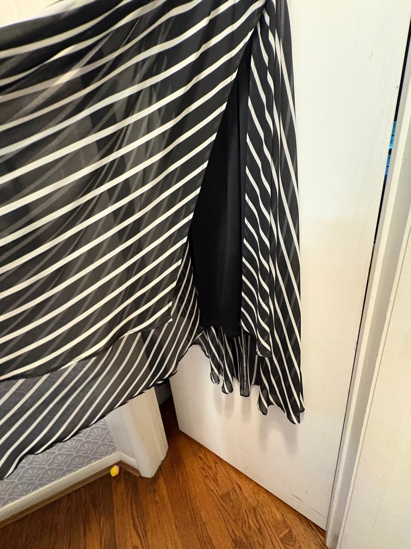 #35 Reduced 3x Flowy Black and White Dress with Slip