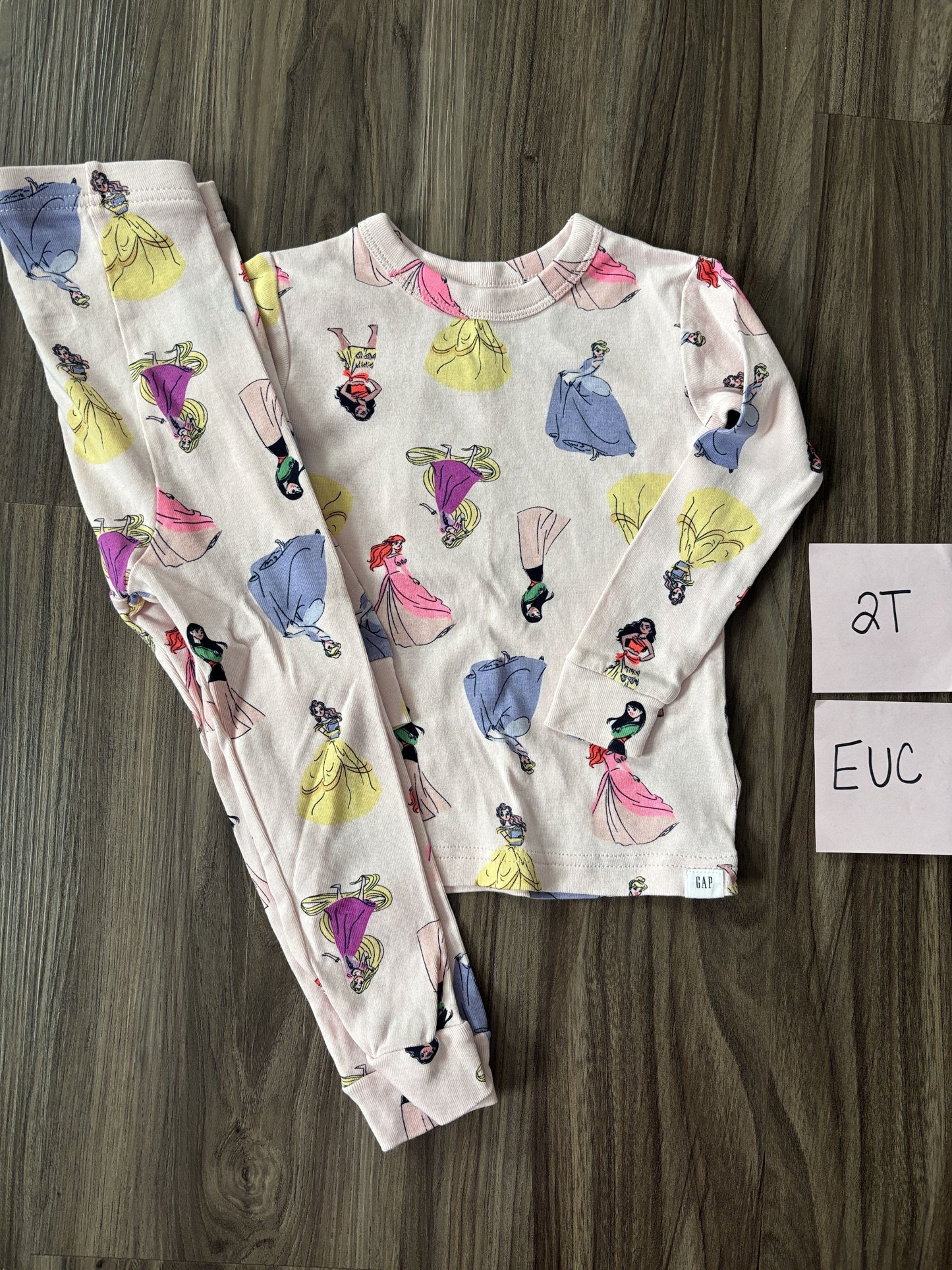 #138 - 2T Gap EUC Princess PJs