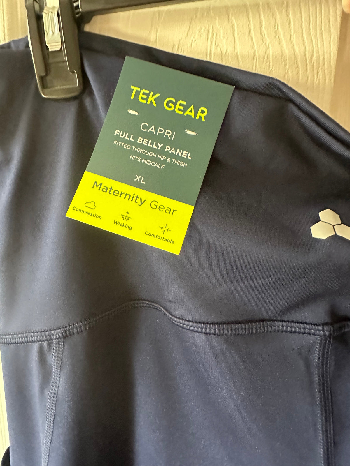Seller 182. Maternity tek gear XL capri. NWT