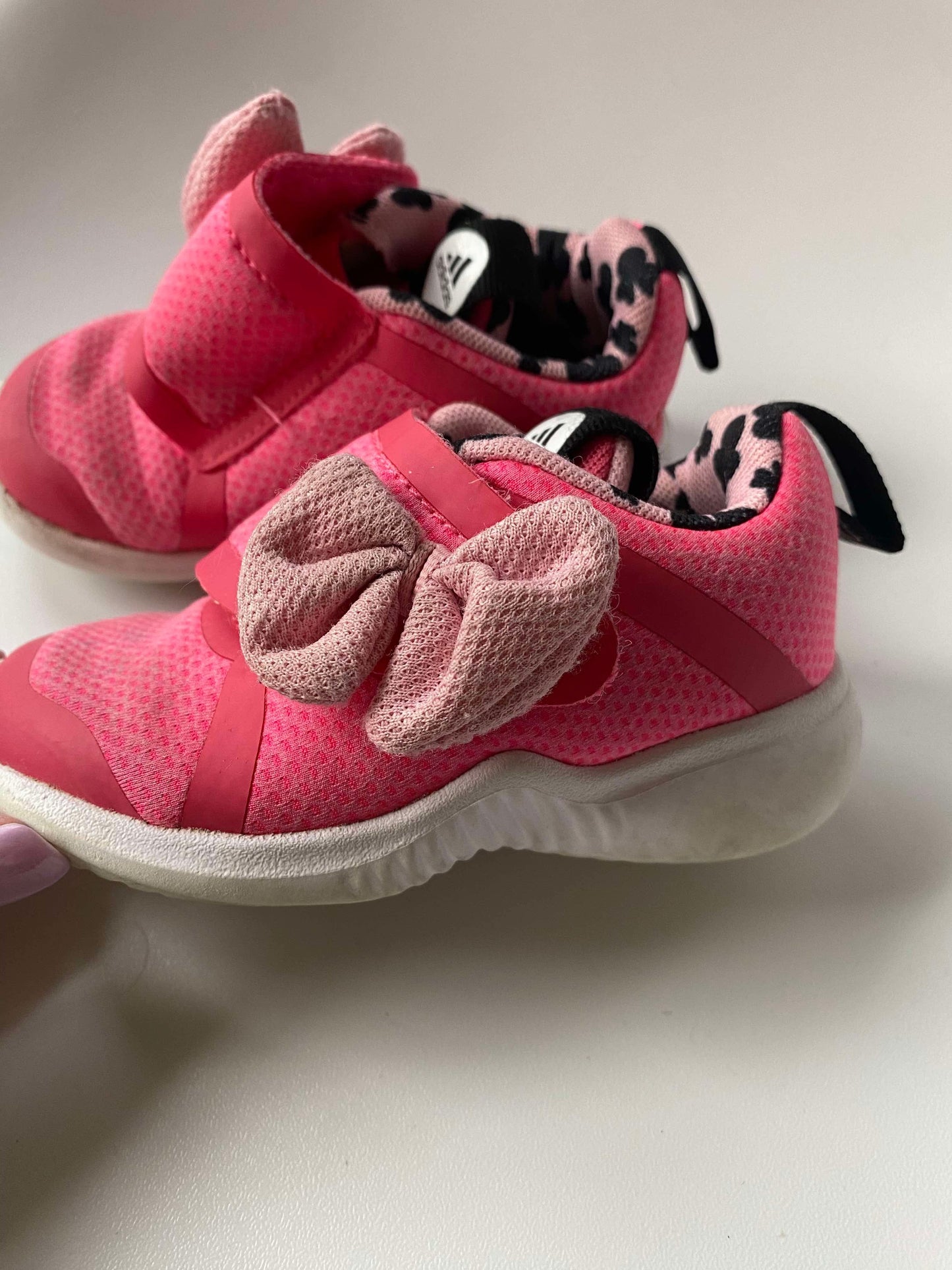 #117, Adidas Hot Pink Minnie Mouse w/ Bow Detail Girls Size 6