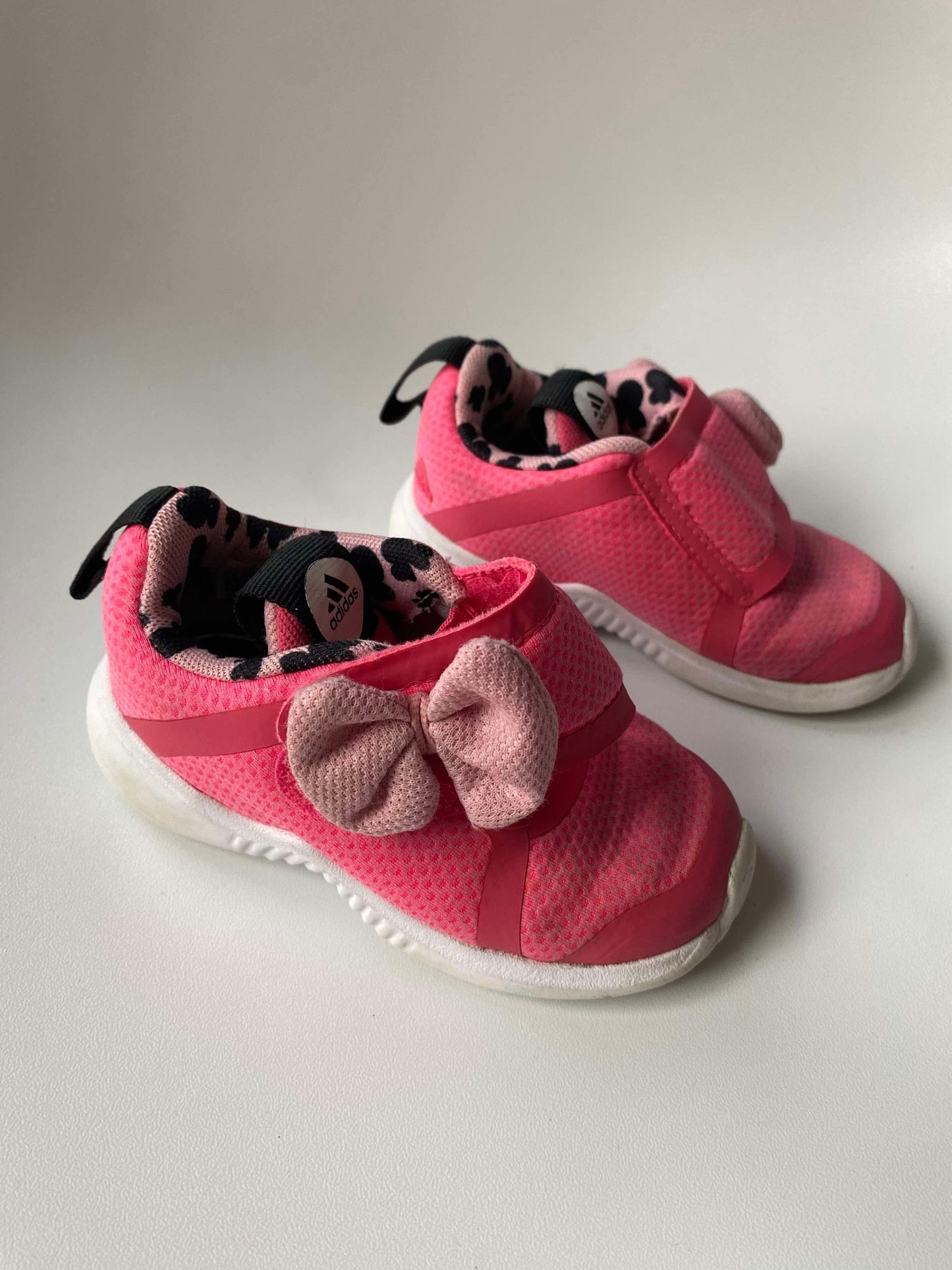 #117, Adidas Hot Pink Minnie Mouse w/ Bow Detail Girls Size 6