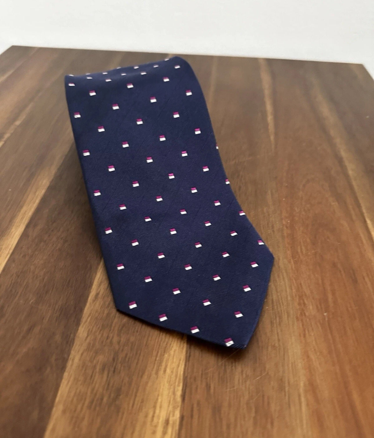 #111 Brooks Brothers Men's Navy Blue 346 Geometric Pattern Pure Silk Tie Z2
