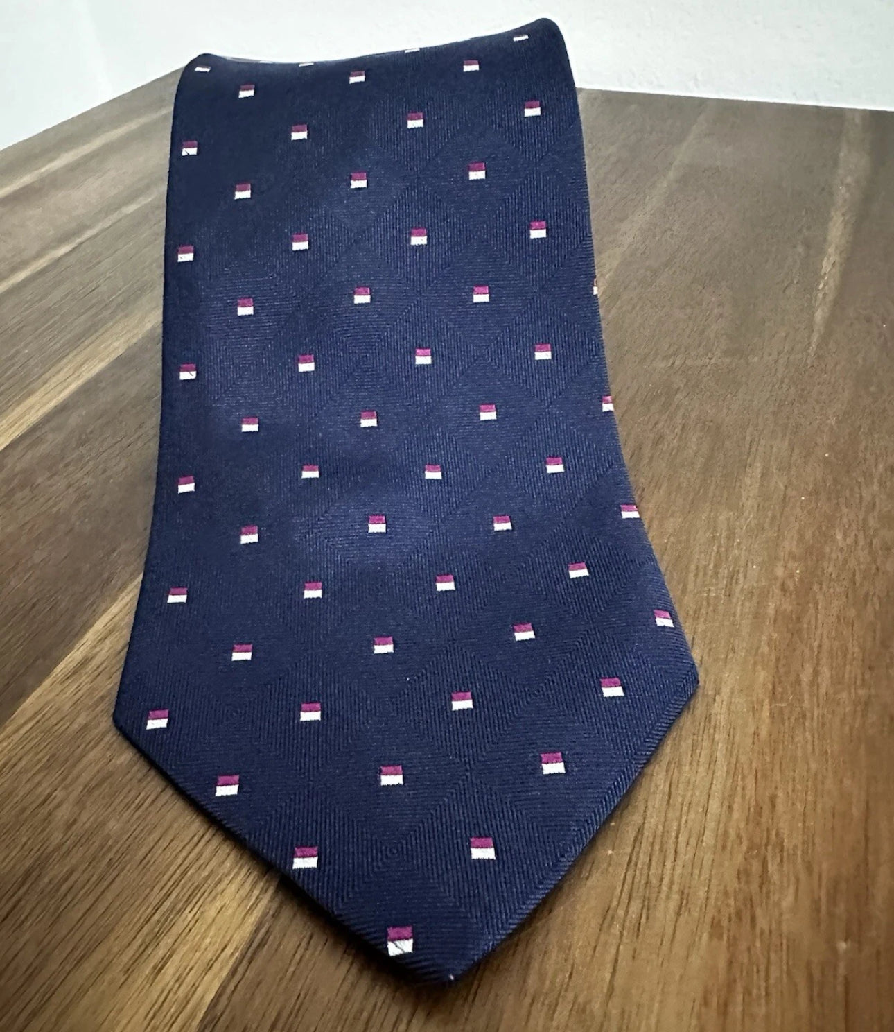#111 Brooks Brothers Men's Navy Blue 346 Geometric Pattern Pure Silk Tie Z2