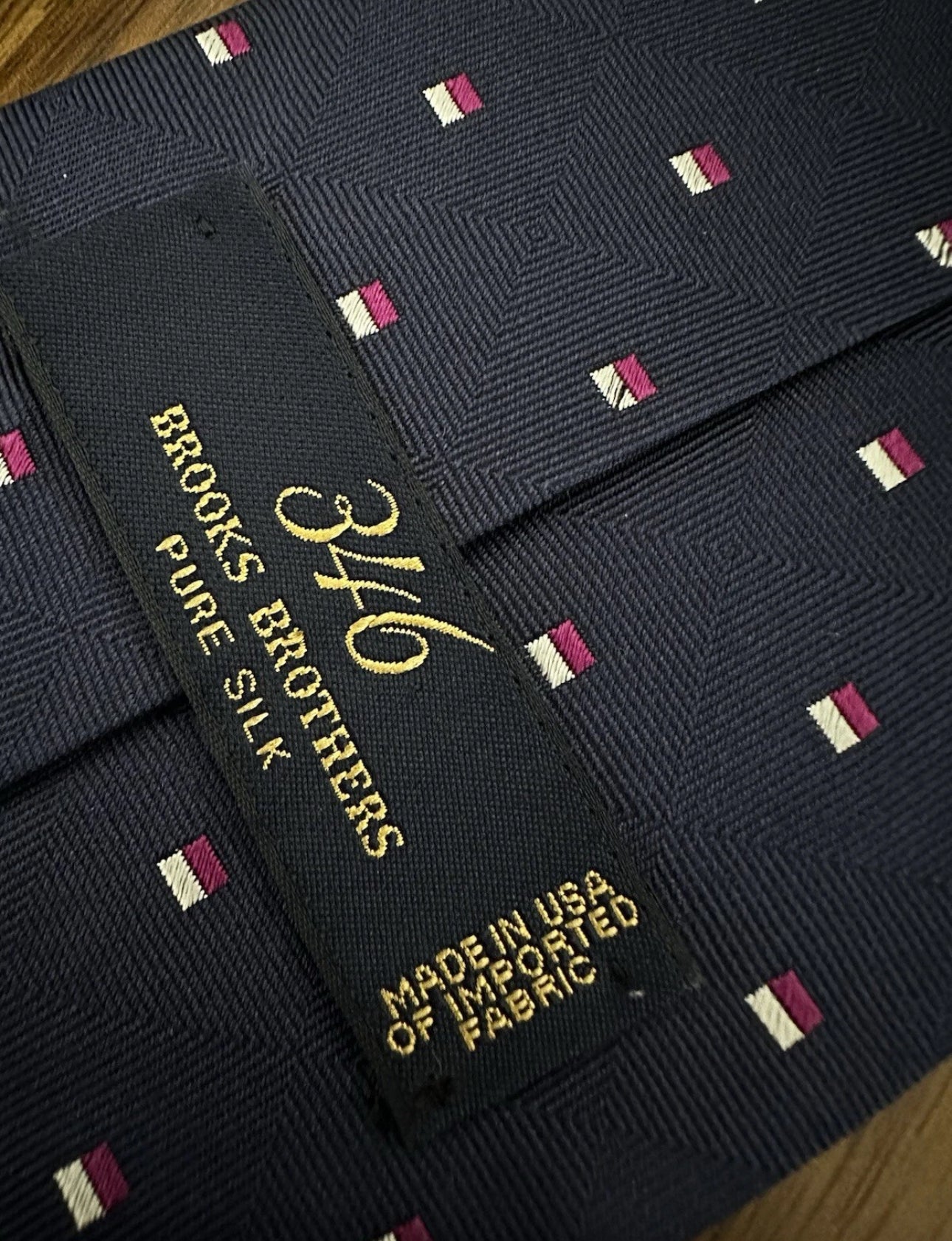 #111 Brooks Brothers Men's Navy Blue 346 Geometric Pattern Pure Silk Tie Z2