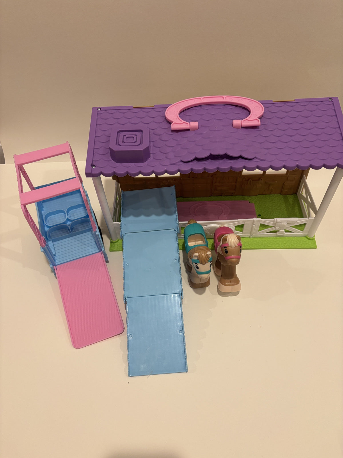 #138 - Klip Klop Horse and Stable