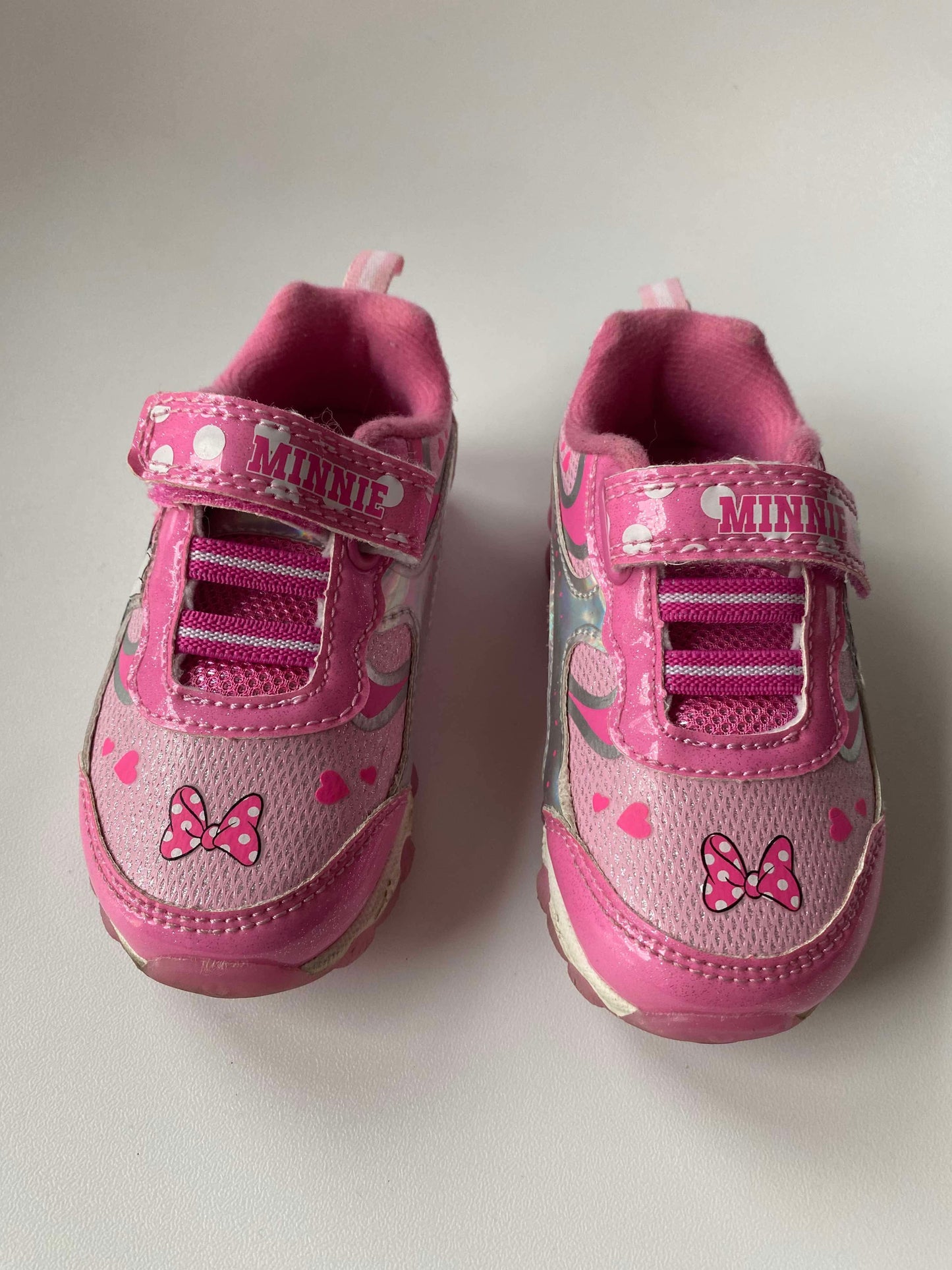 #117, Disney Minnie Mouse Light Up Tennis Shoes Girls Size 6