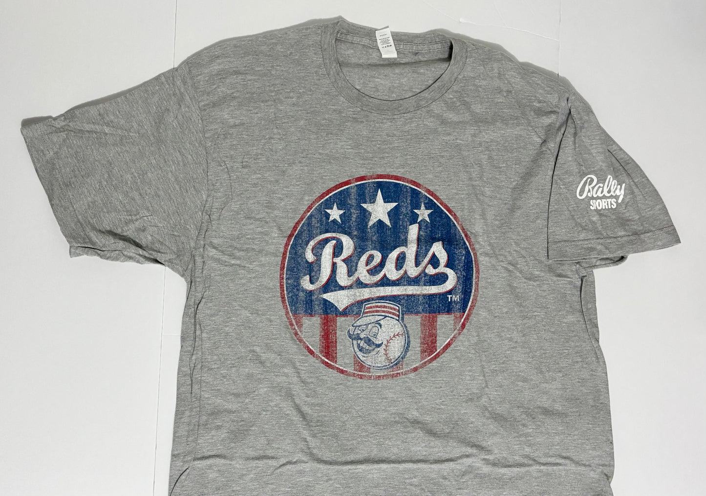 #132 - REDUCED- Cincinnati Reds: Vintage-Style Logo T-Shirt with Mr Redlegs in Grey Washout, Size Unisex XL