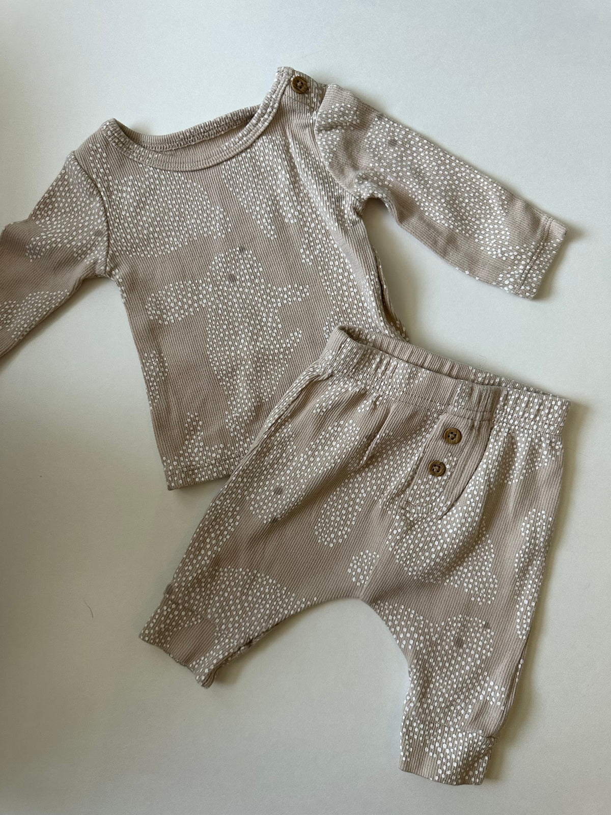 Seller 182. Carters Newborn outfit.