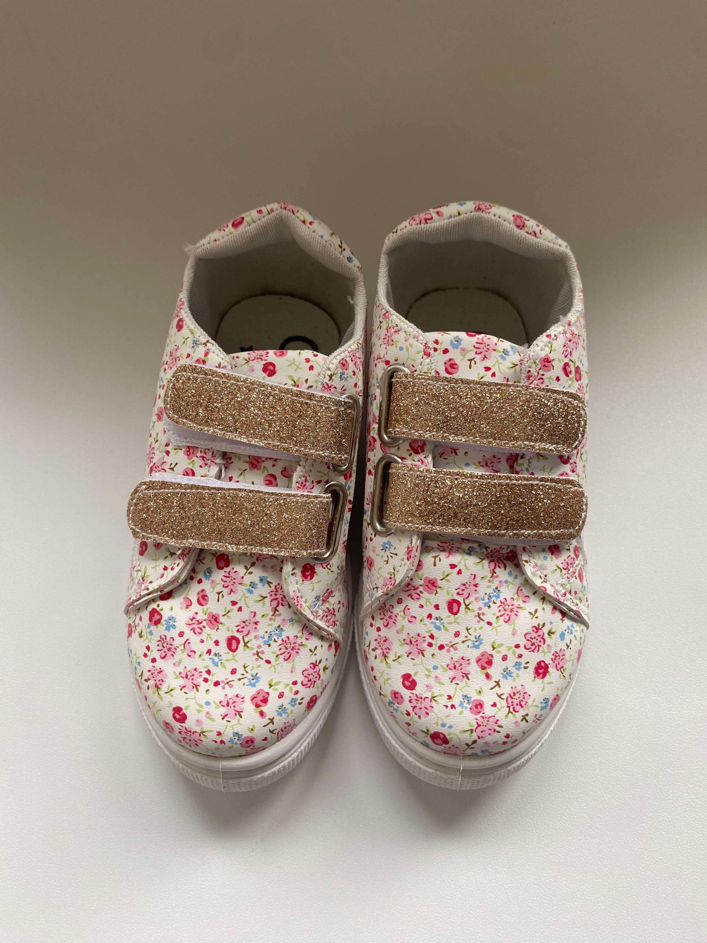 #117, Size 7c, Olivia Miller pink flower print shoes, NEW