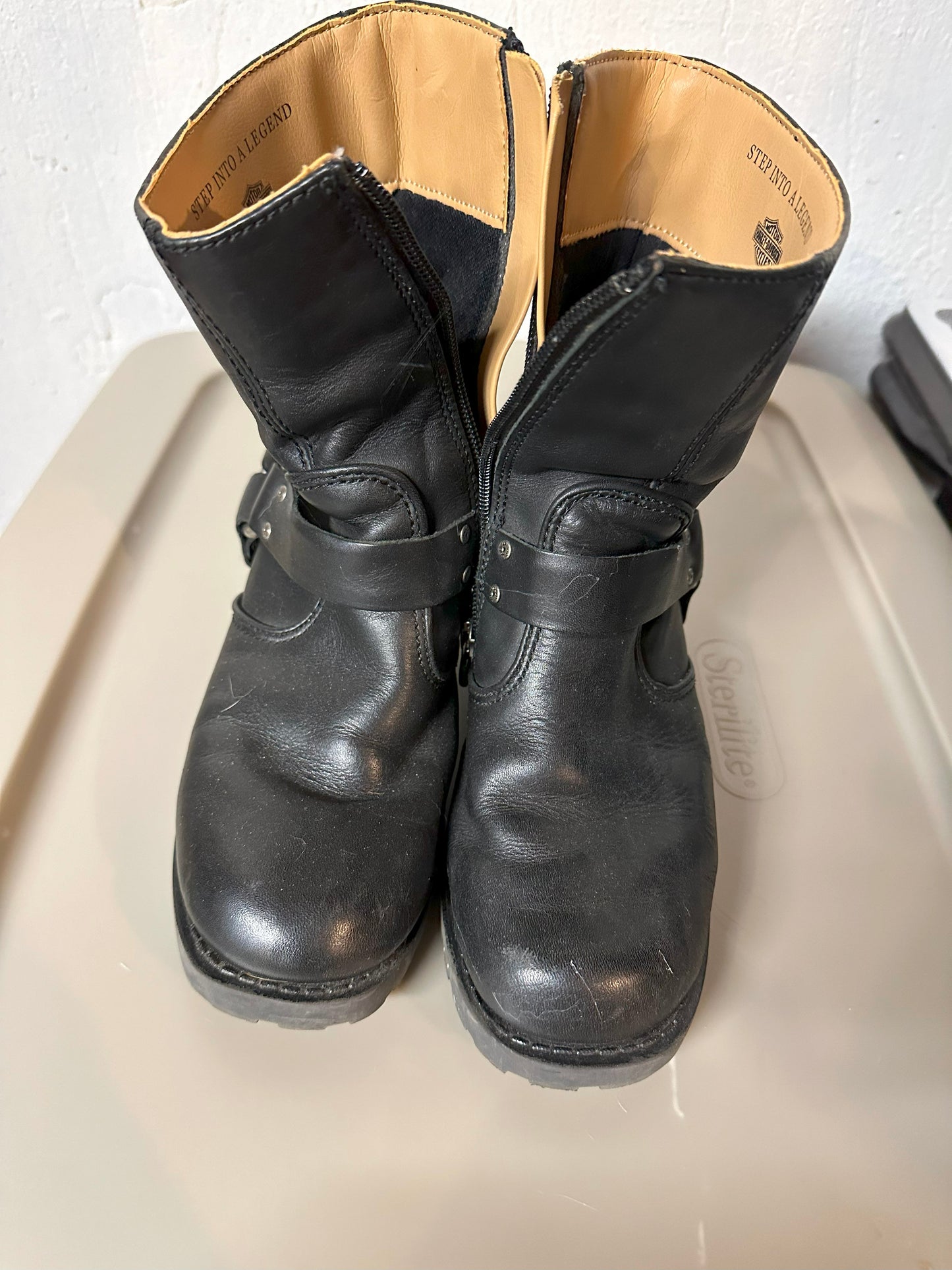 #214 Women's Harley Davidson Boots- Size 6