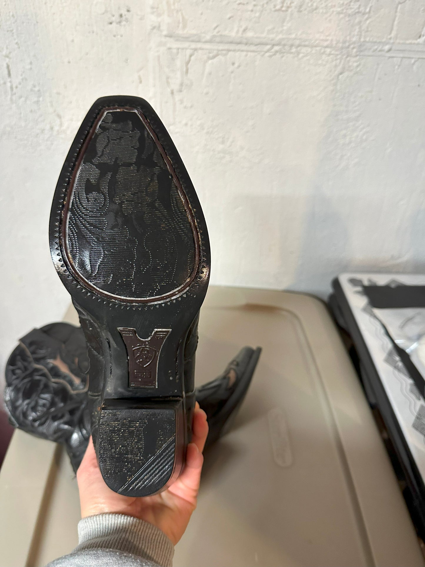 #214 Women's Ariat Size 7B Boots
