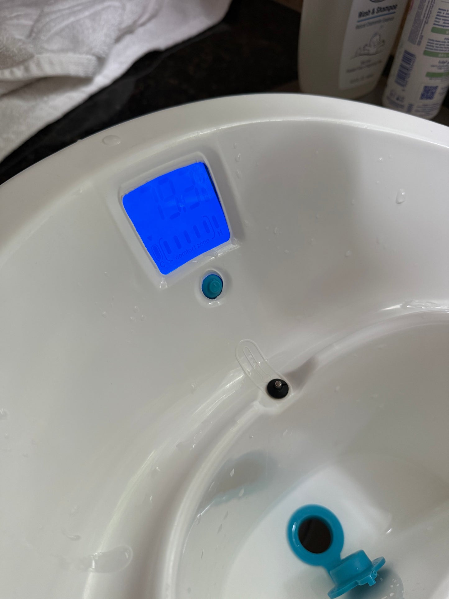 SELLER #6 4moms Infant Tub with Digital Thermometer