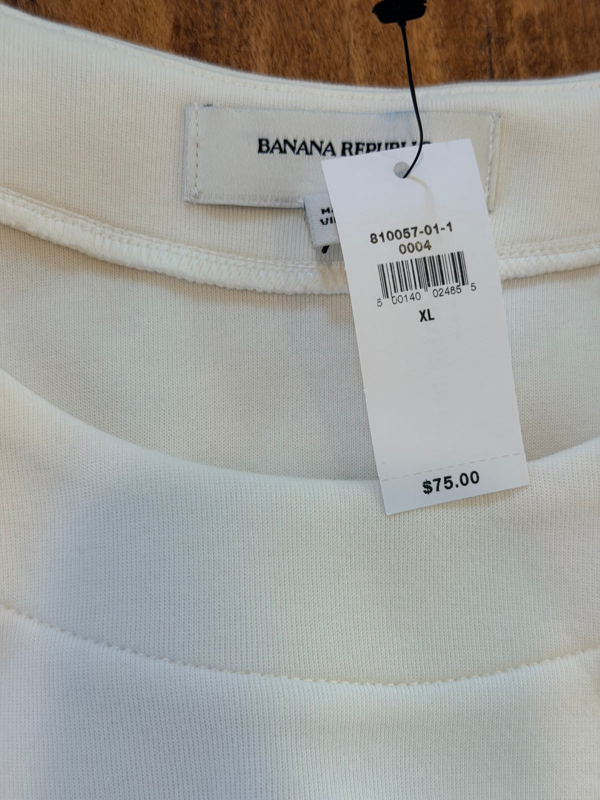 #99 women’s banana republic cream sweatshirt size XL NWT