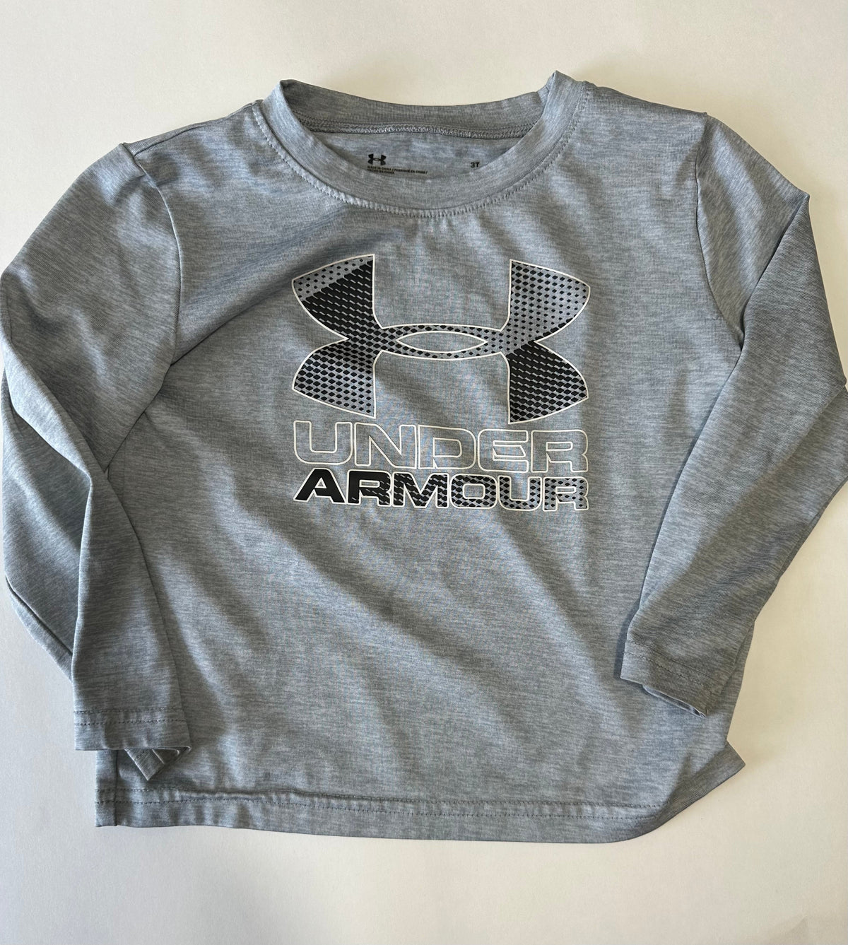 Seller 182. Boys under armor 3T long sleeve