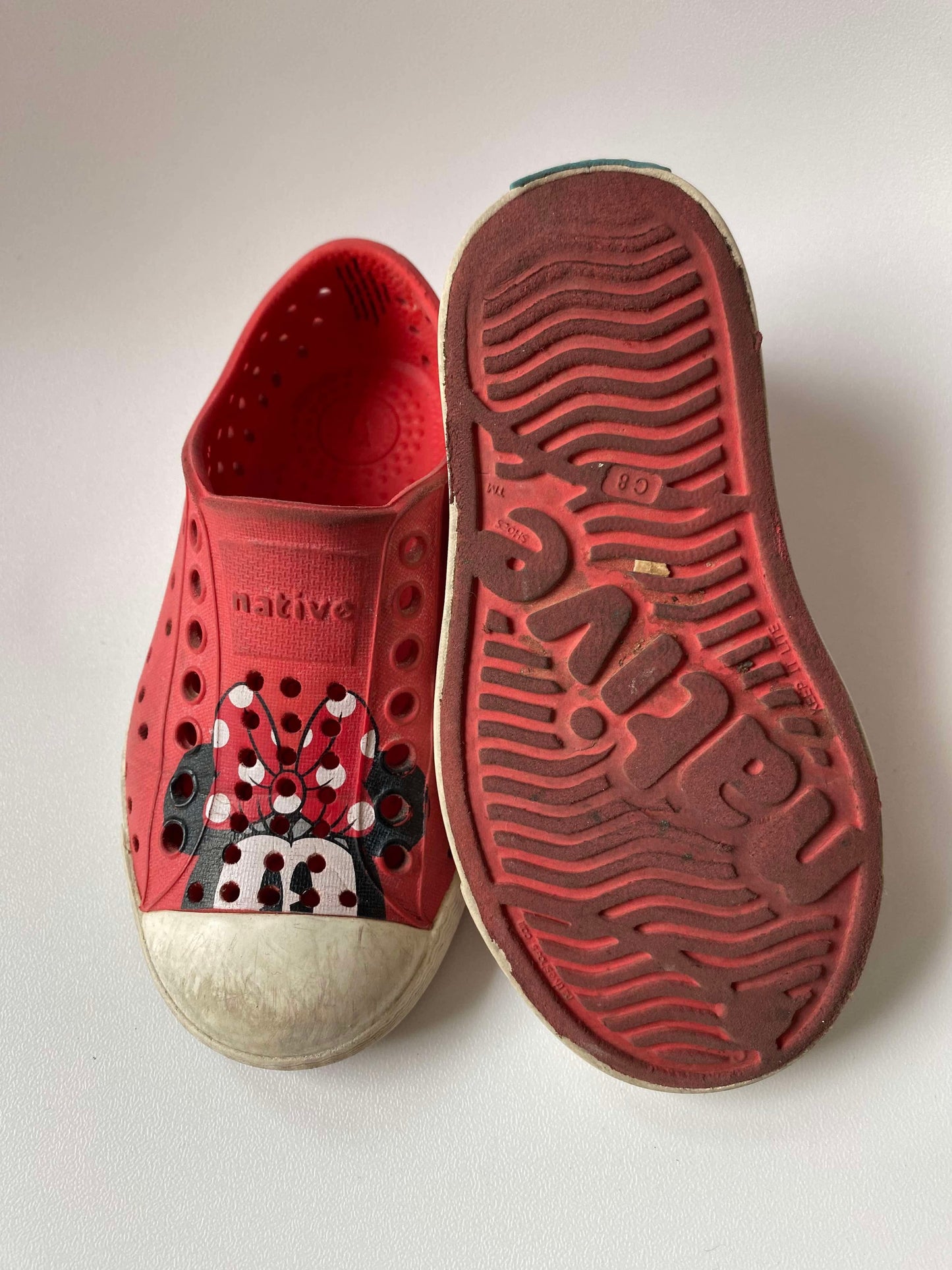 #117, Red Minnie Mouse Native Shoes, Girls 8c, GUC