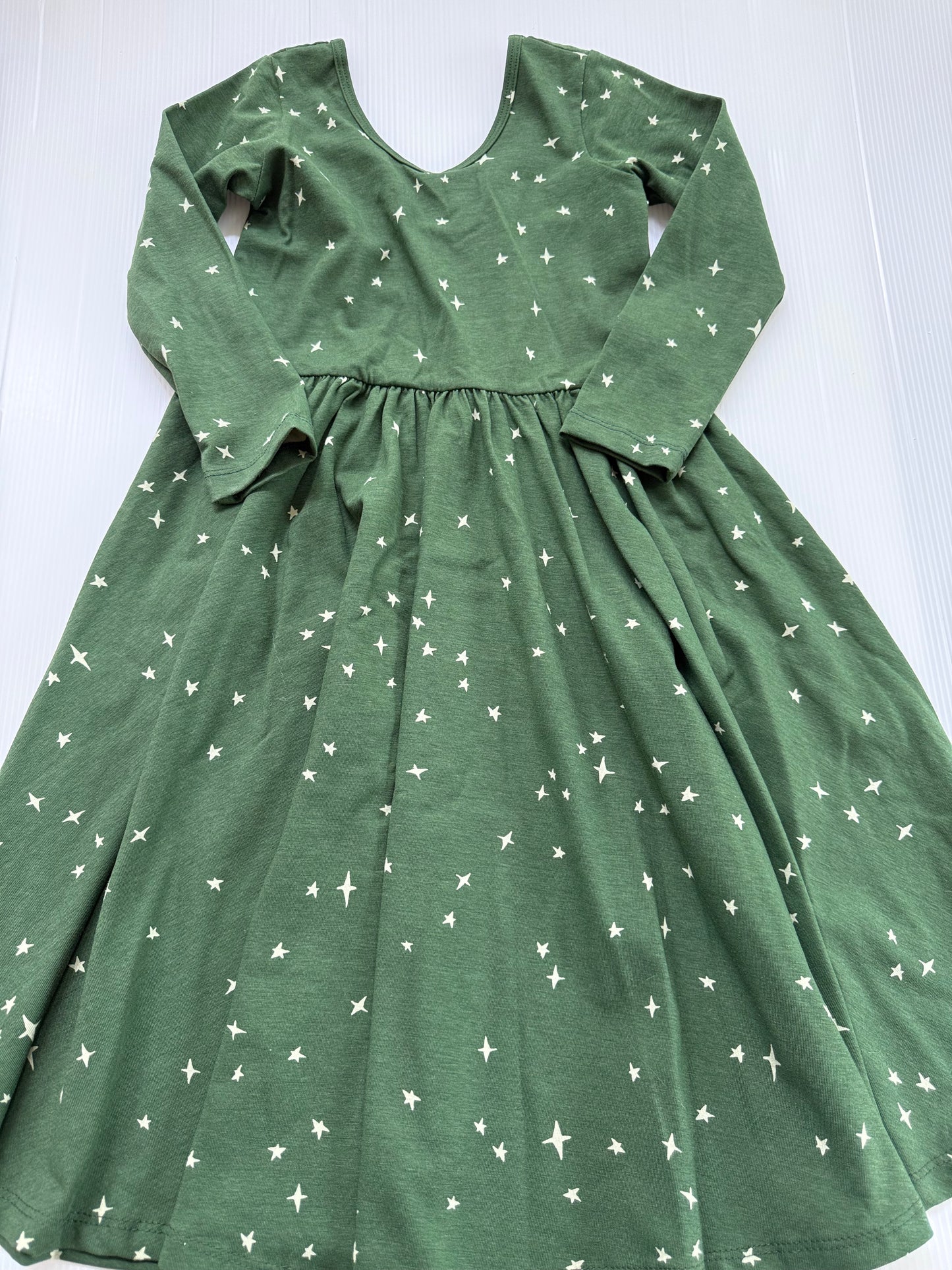 #167 Alice & Ames Girls Green Dress - 8