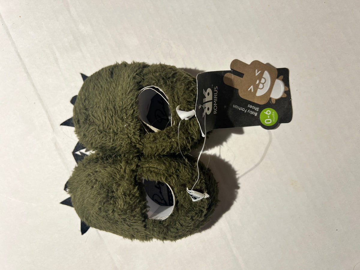 #95 Boys 6m Slippers NWT