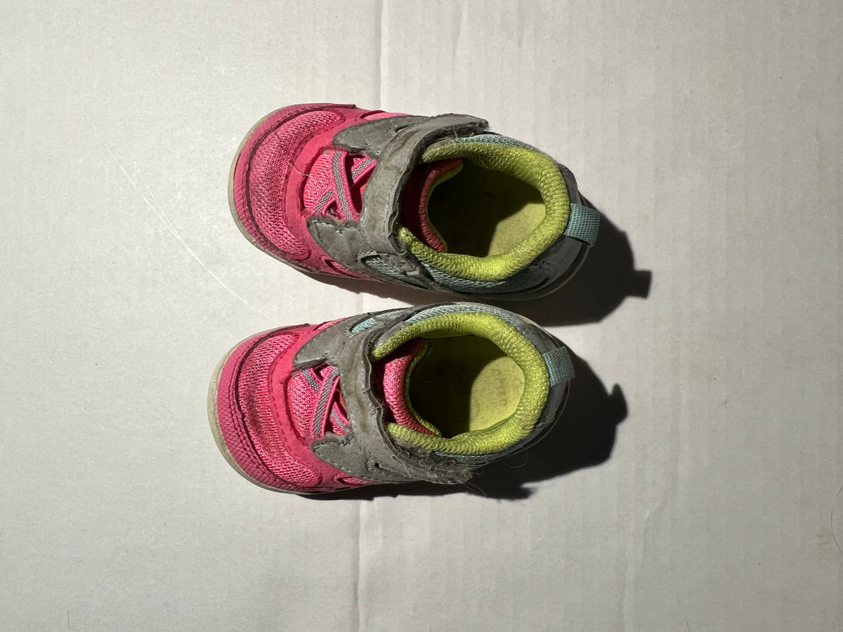 #95 Girls Sneakers 4T - Stride Rite