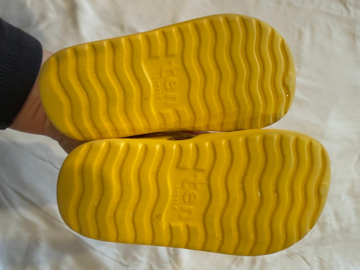 Seller #67 Ten Litte Toddler Size 8 Waterproof Sandals