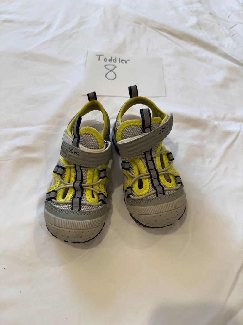 Seller #67 Toddler Boys 8c Waterproof Sandals