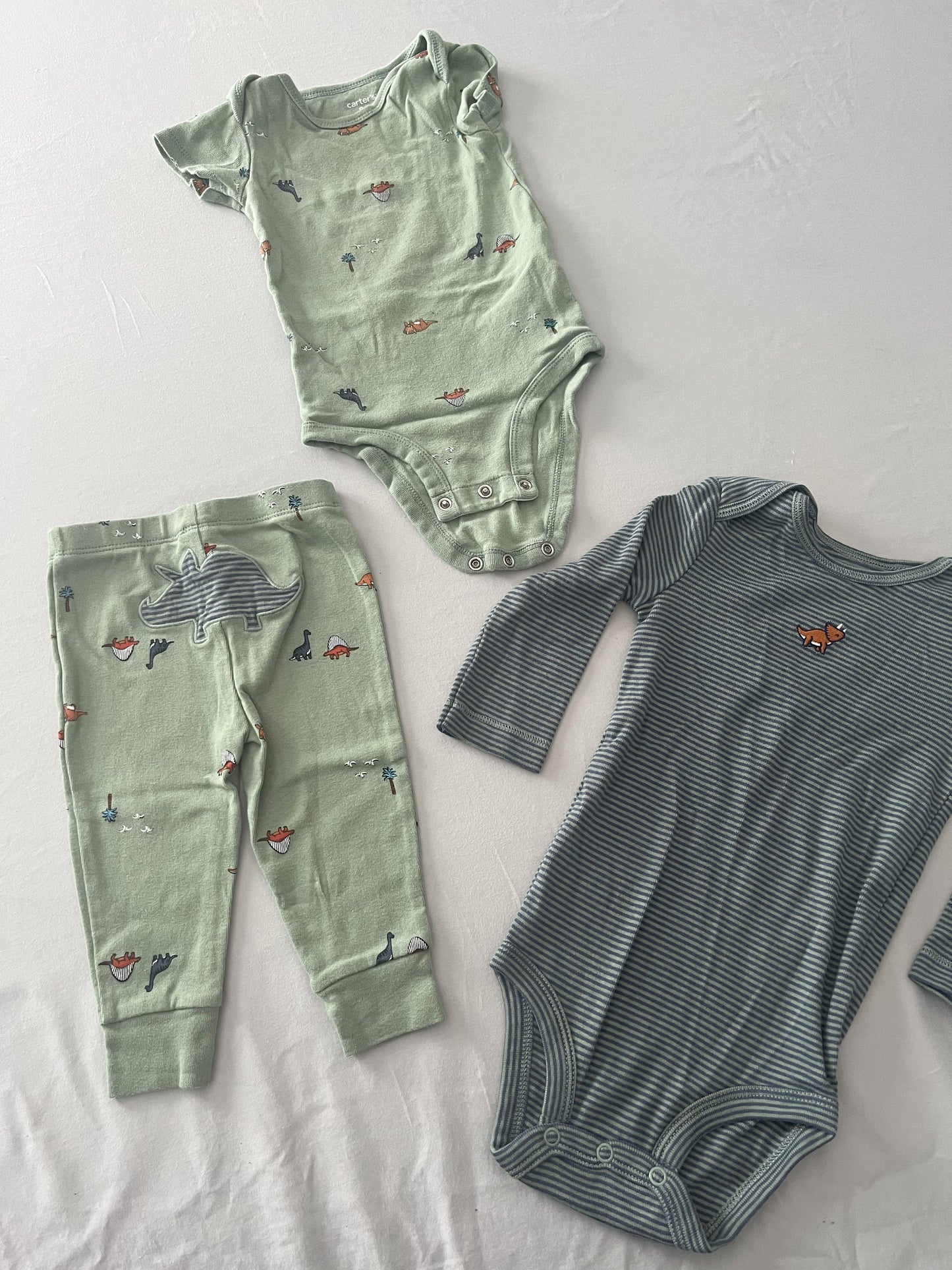 #211 Carters 9m Green Dino Onesie/Pants Set of 3