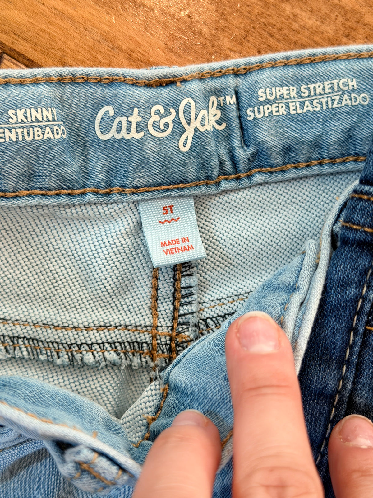 #99 boys cat and Jack and Levi’s Jean bundle size 5