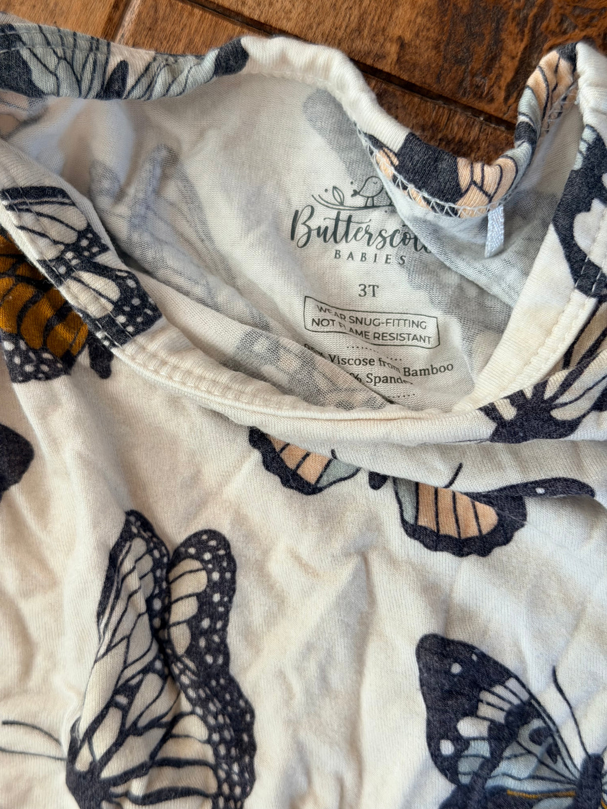 #99 Girls boutique brand butterfly pajamas size 3
