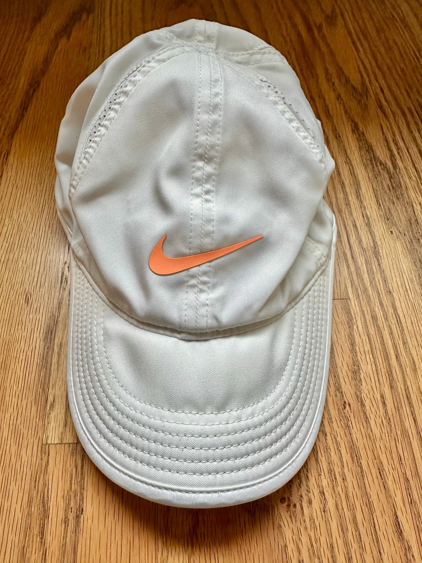 #198- Women’s Nike Hat, White