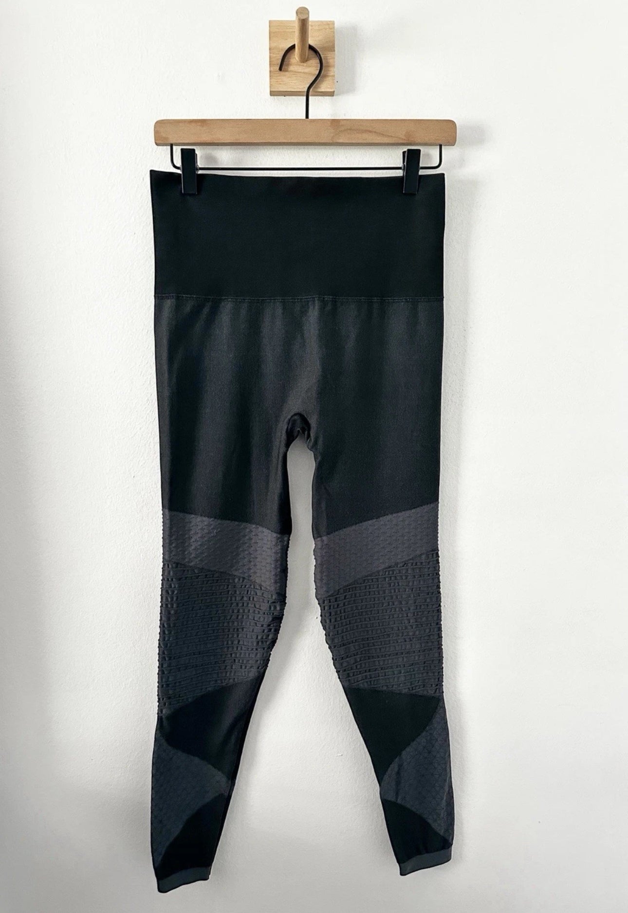 #111 SPANX Seamless Moto Leggings Black & Grey XL Women’s Activewear