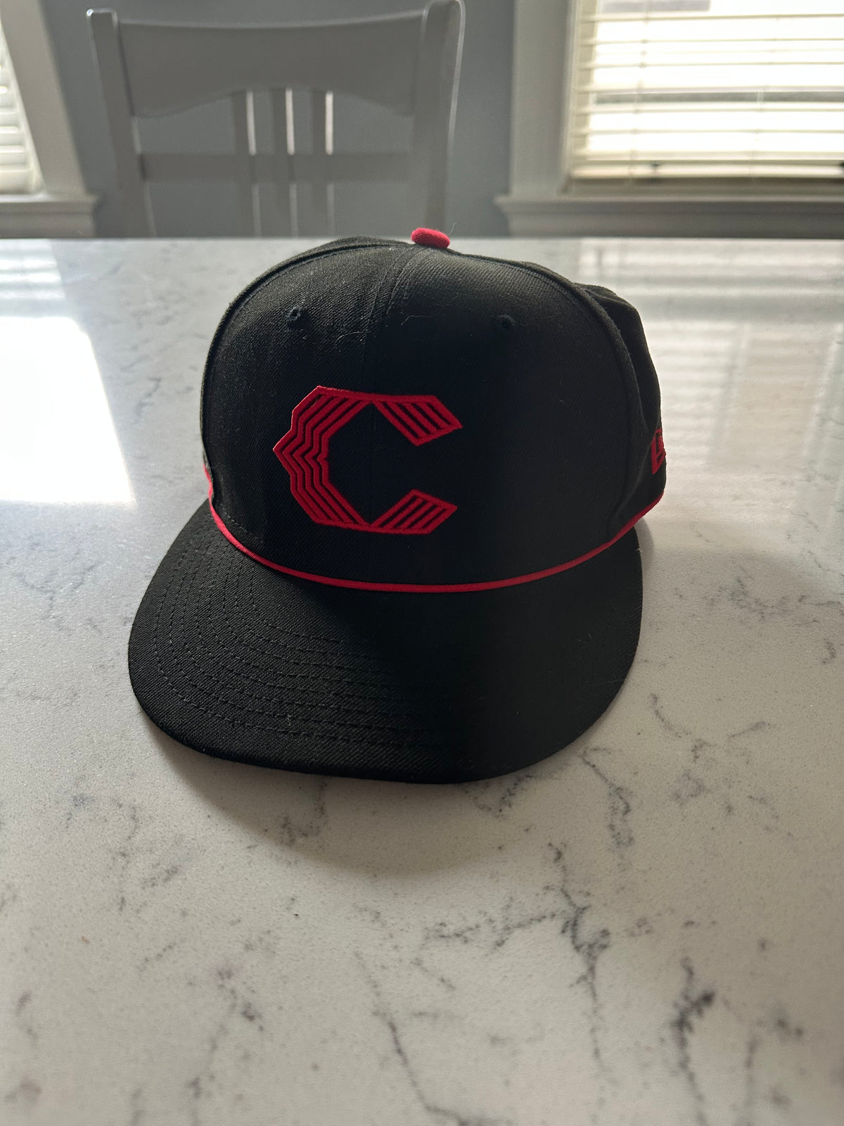 Seller 42, Reds Youth Fitted Hat, Size 7 (55.8 cm)