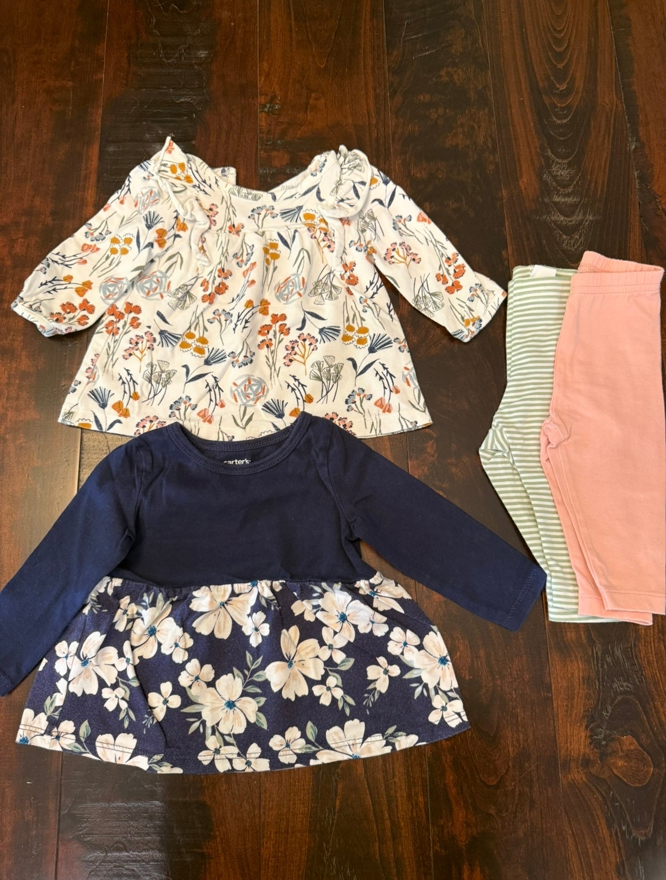 #83 Carters Top and Leggings Bundle - Infant 6 Month