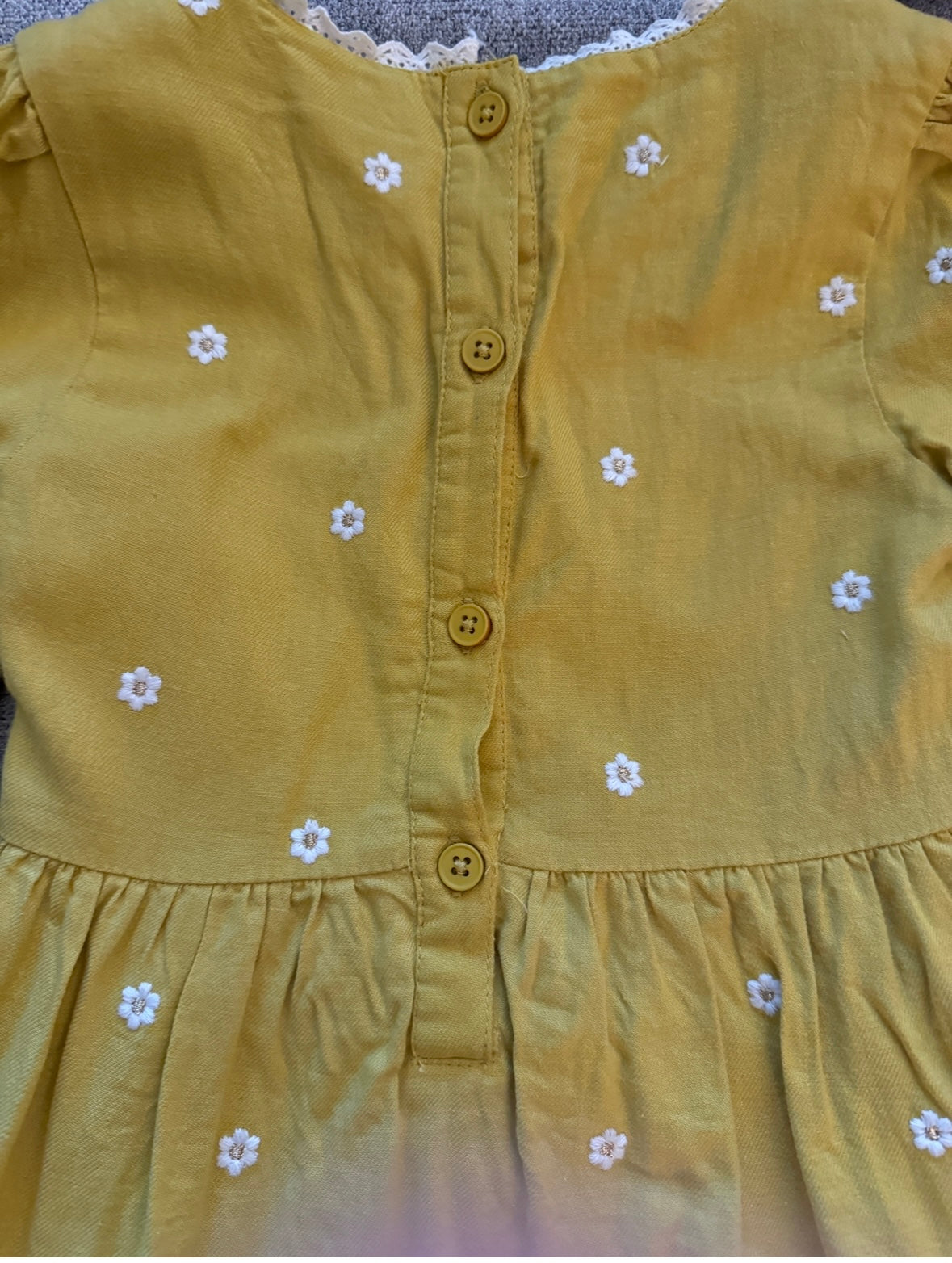 REDUCED #92 Boden girl 3/4 yellow flower dress. Button detail. Worn once