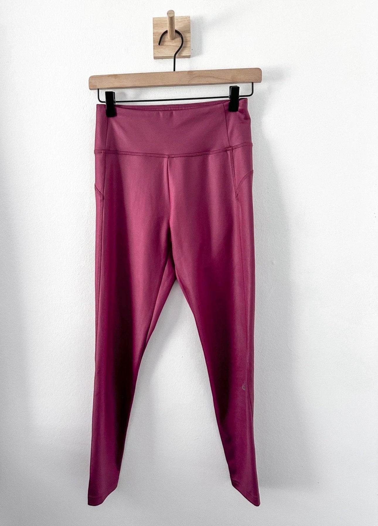 #111 Adidas Women's X Zoe Saldana AEROREADY Burgundy Shine Leggings Small Activewear
