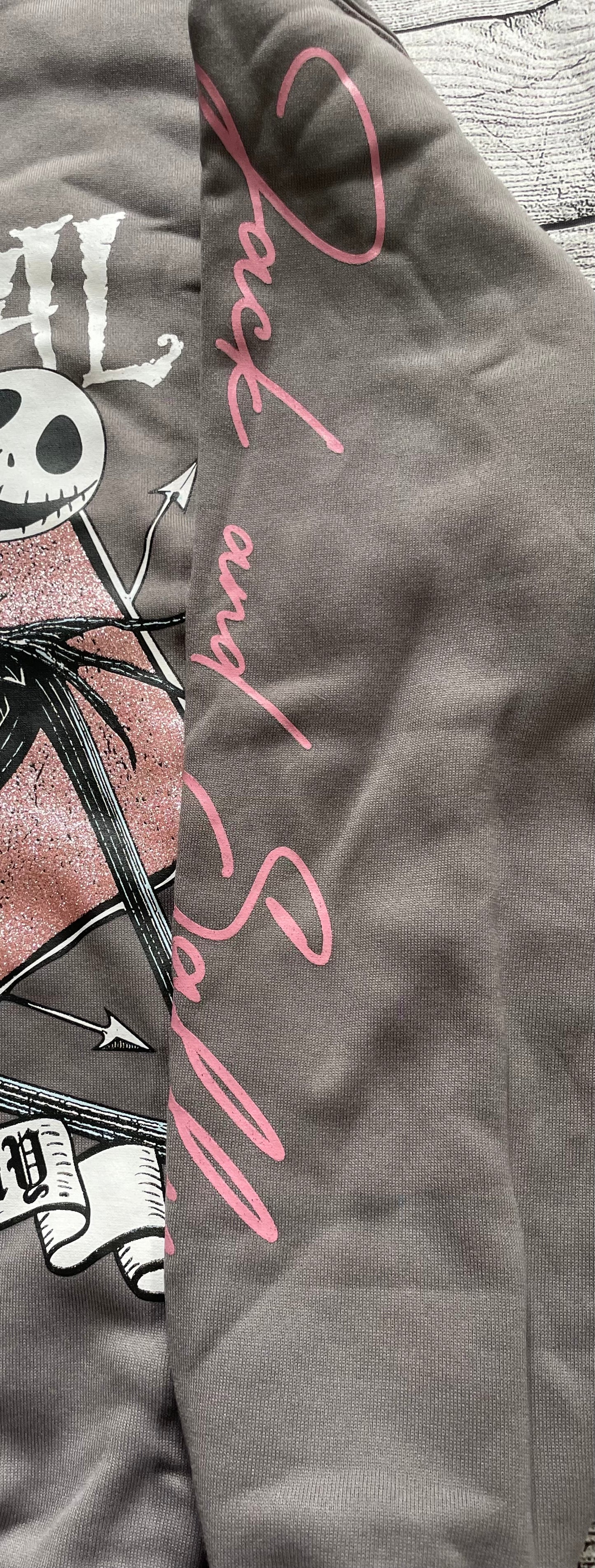 Seller #171 New Disney Women’s XXS Pullover