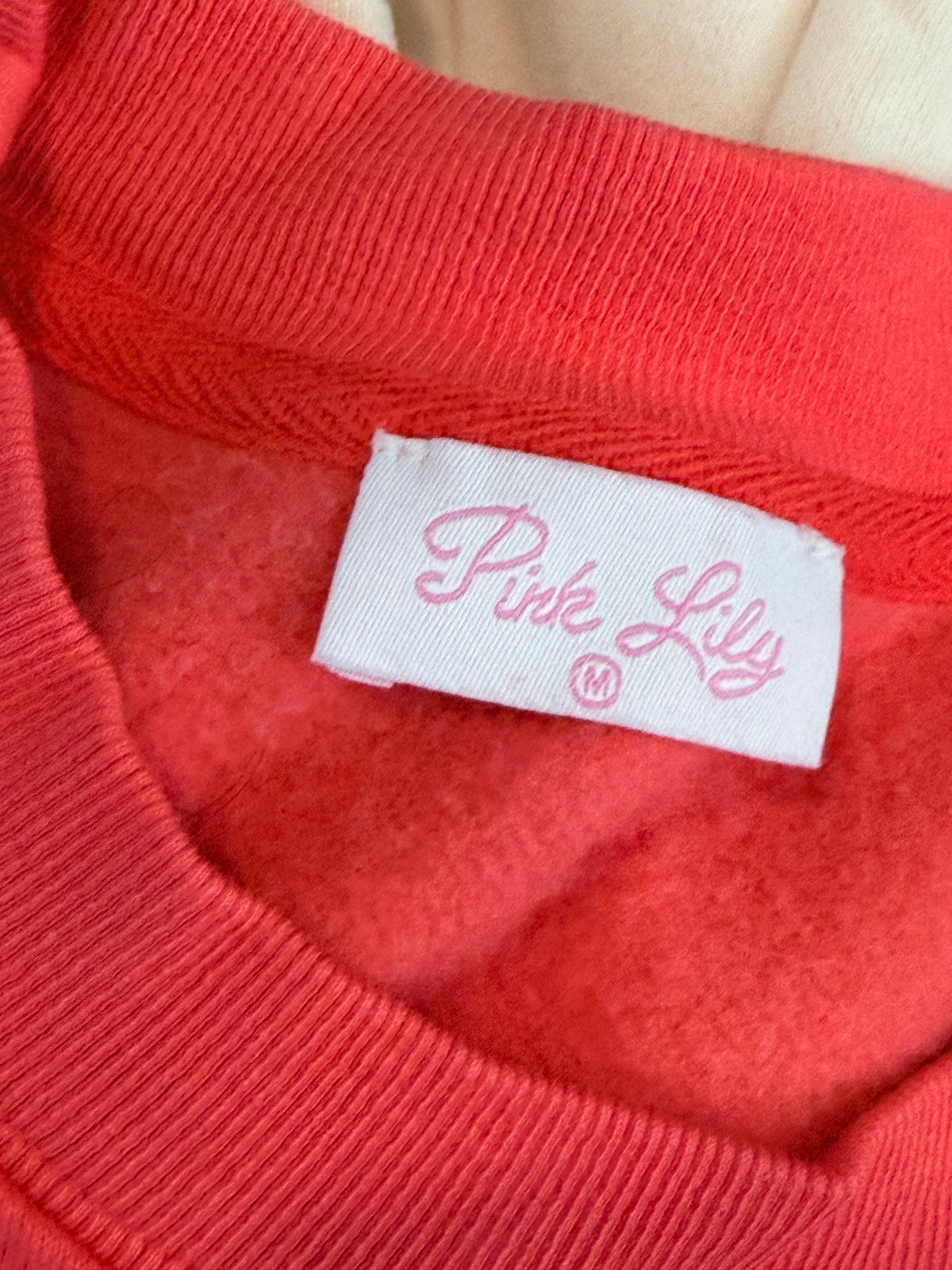 #99 women’s pink lily holiday sweatshirt bundle size medium