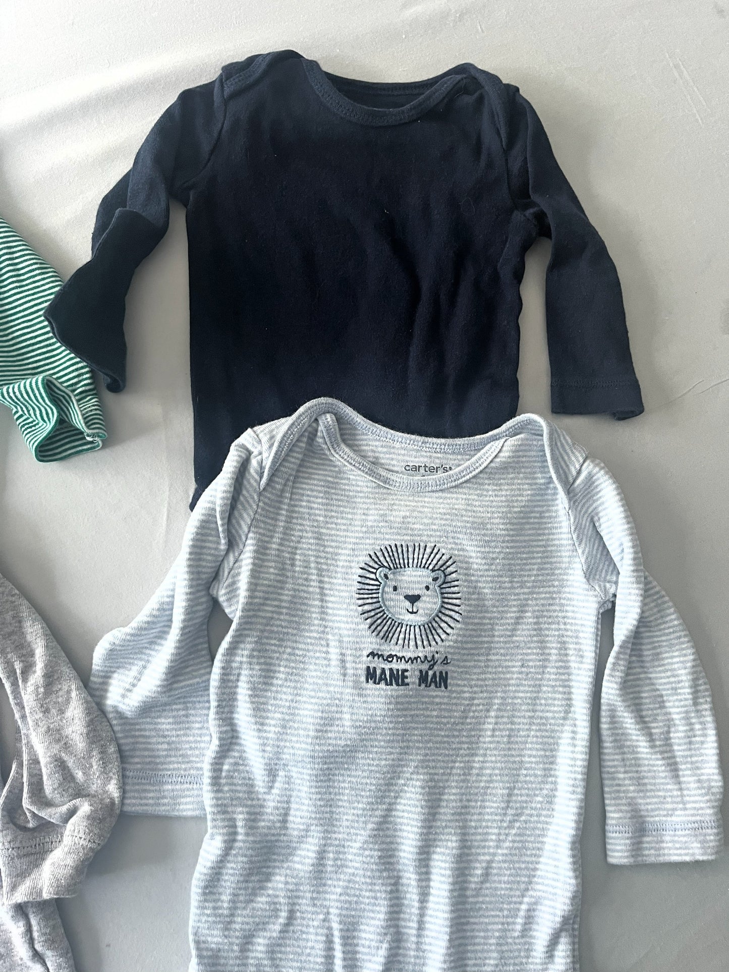 #211 REDUCED Carters 6m Mommys Man/You're Doing Great Dada Onesie Set of 4
