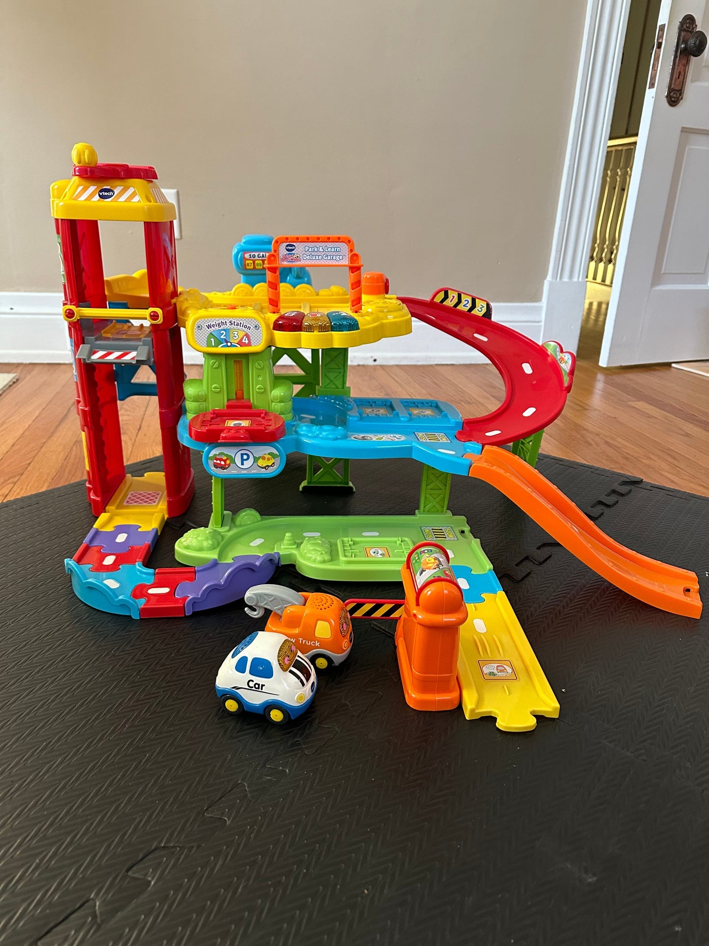 Seller 48, VTech Go! Go! Smart Wheels Park & Learn Deluxe Garage & Ultimate Park Set, EUC *REDUCED*