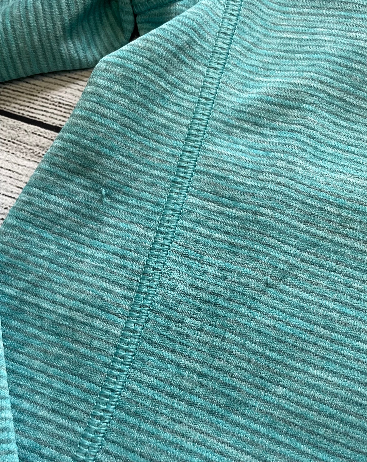 Seller #171 Vineyard Vines Men’s Small 1/4 Zip