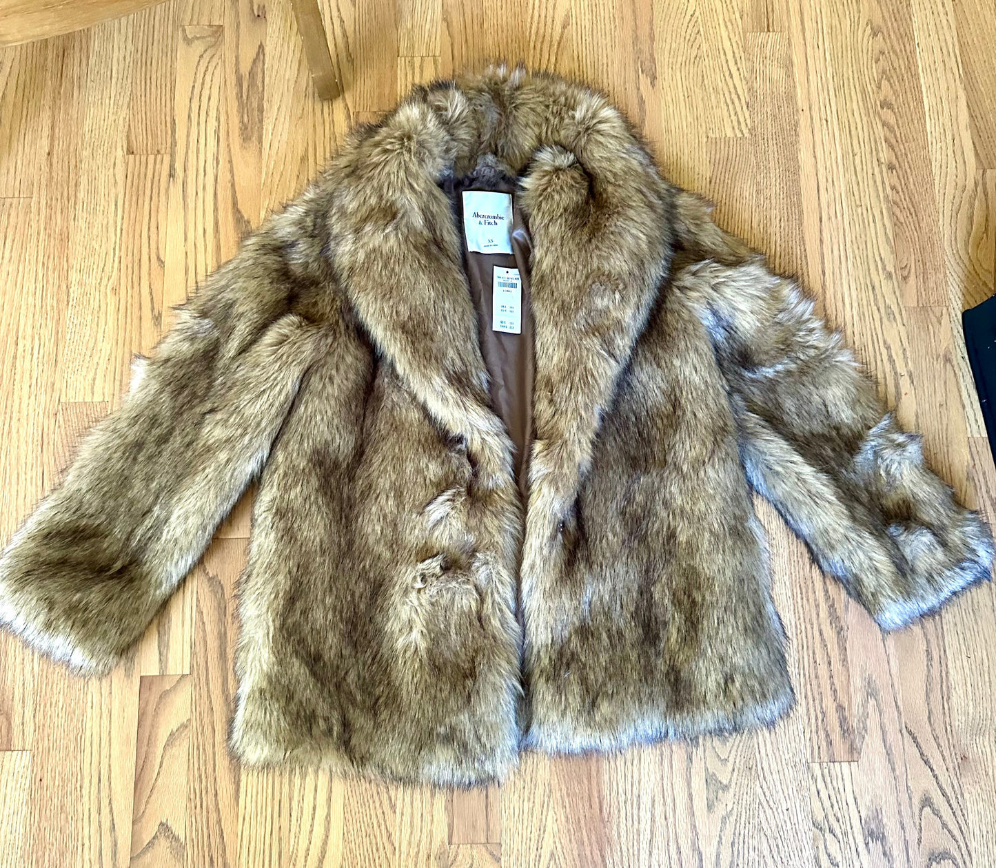 #198- Women’s, Abercrombie & Fitch, NEW Faux-Fur Coat- Size XS