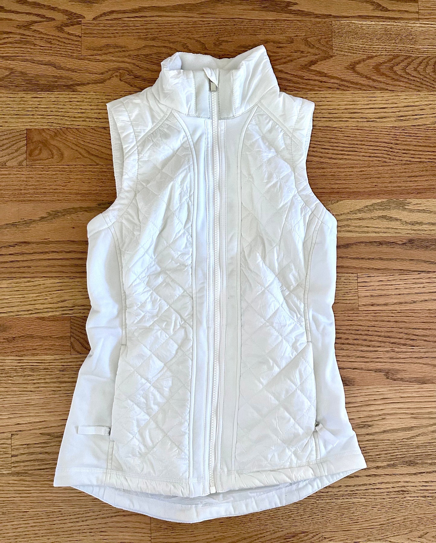 #198- Women’s, Athleta, White Zip Up Vest- Size XS