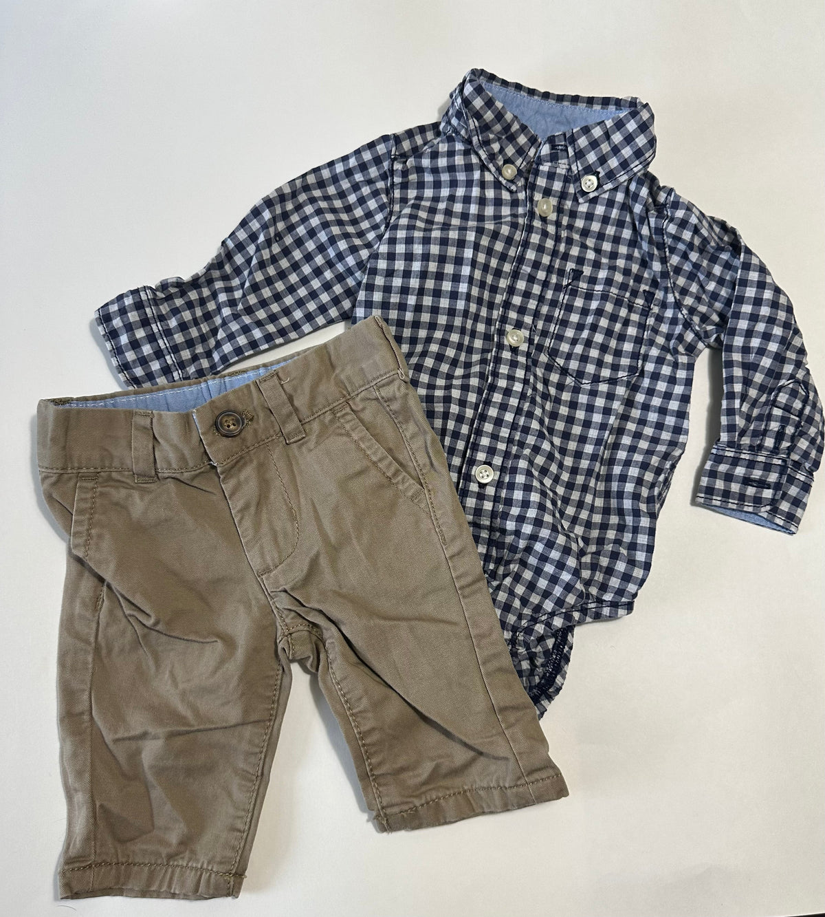 Seller 182. Boys carters 3 months