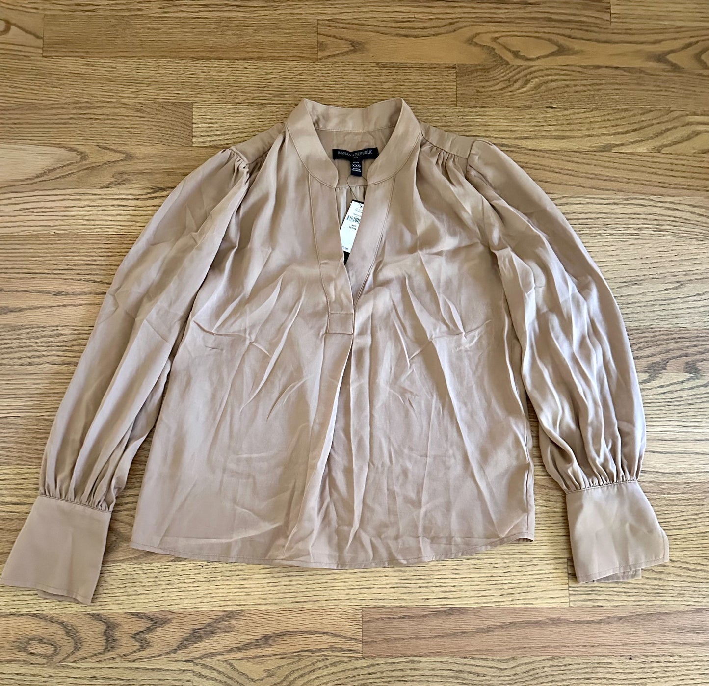 #198- Women’s, Banana Republic, NEW Camel-Colored Long Sleeve Blouse- Size XXS Petite