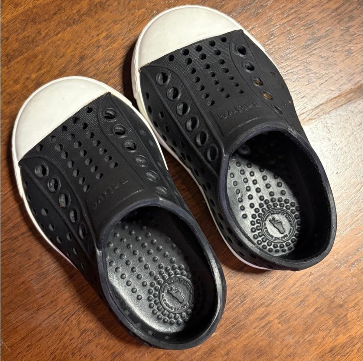 Seller #178 Native Shoes-Black size 4T