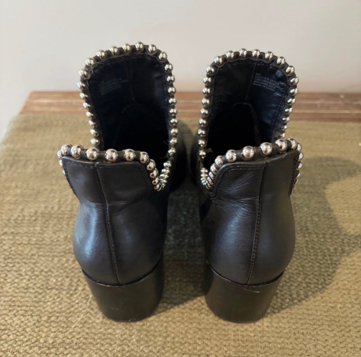 Seller #178 Women’s Black leather studded booties-size 6