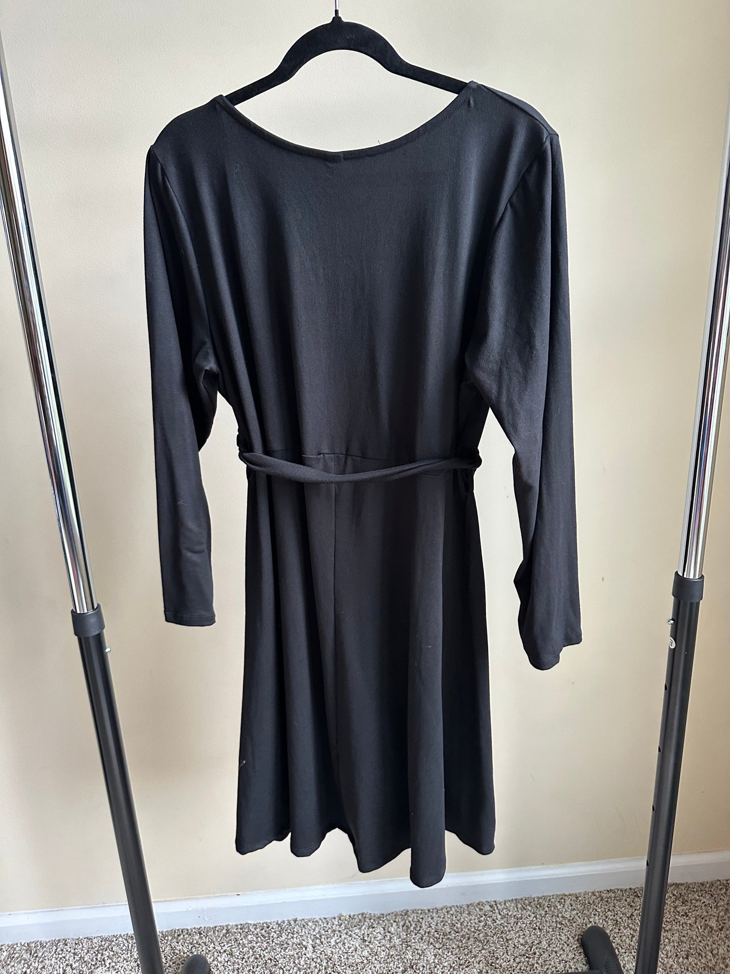 #88 REDUCED women’s black dress 1X NWT